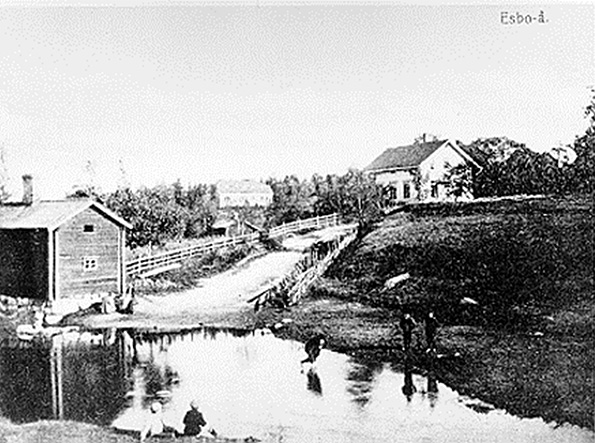 Espoonjoen mutka, noin nykyisen seurakuntatalon tienoilta keskuksen suuntaan.