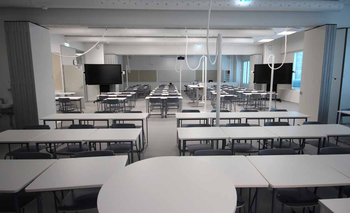 Matinkylän lukio, kolme luokkaa yhdistettävissä yhteen.