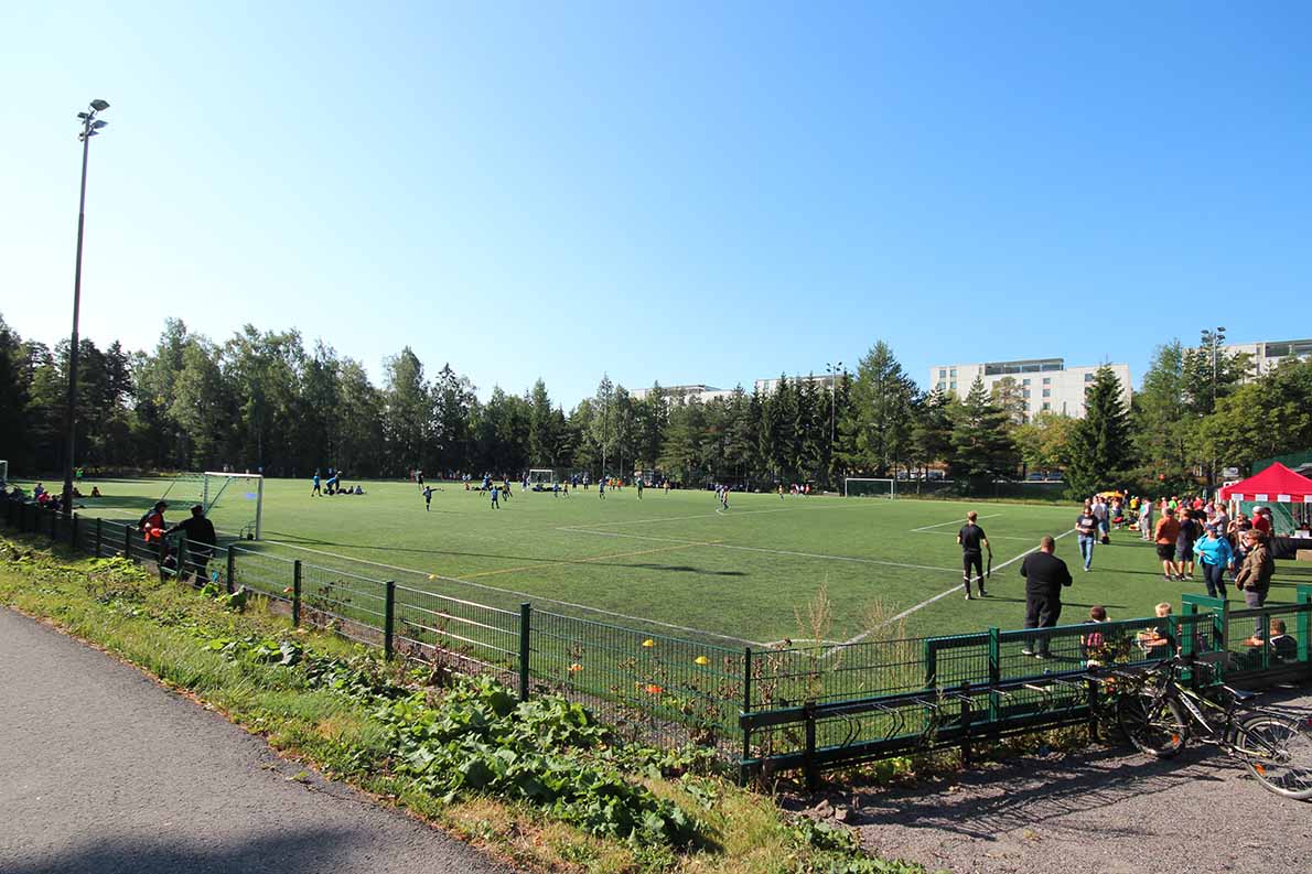Kivenlahden tekonurmi, Espoo.