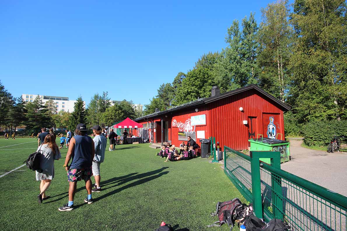 Kivenlahden tekonurmi, Espoo.