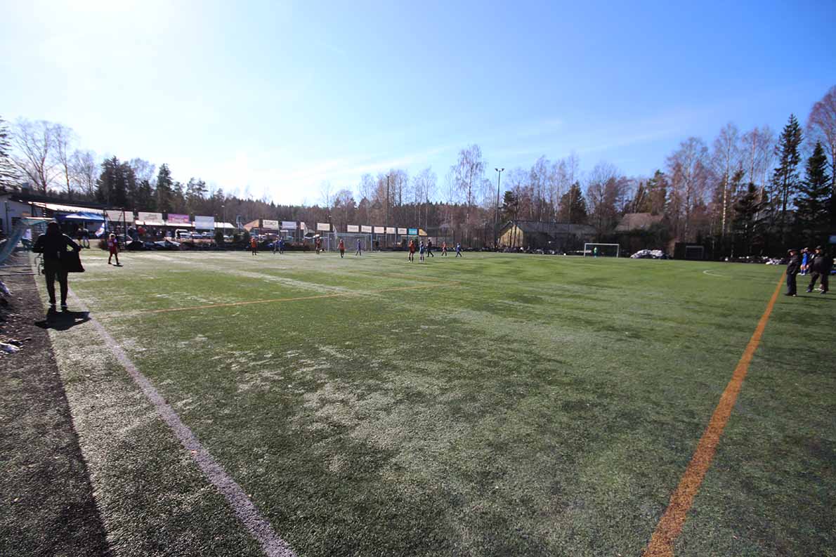 Itä-Hakkilan tekonurmi, Vantaa.