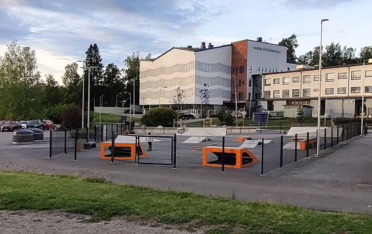 Vihdin kirkonkylän urheilukentät.